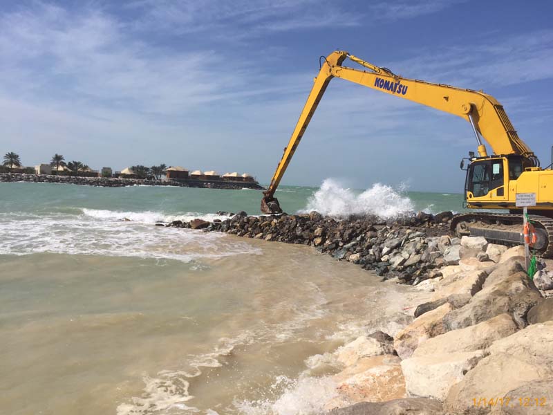 Al Hamra Marina Berths – Groyne & Berth Construction Site Execution